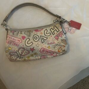 Vintage Coach White and Pink Signature Print Shoulder Bag